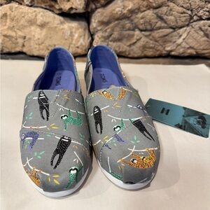 TOMS Sloth Print Canvas Classic Alpargata